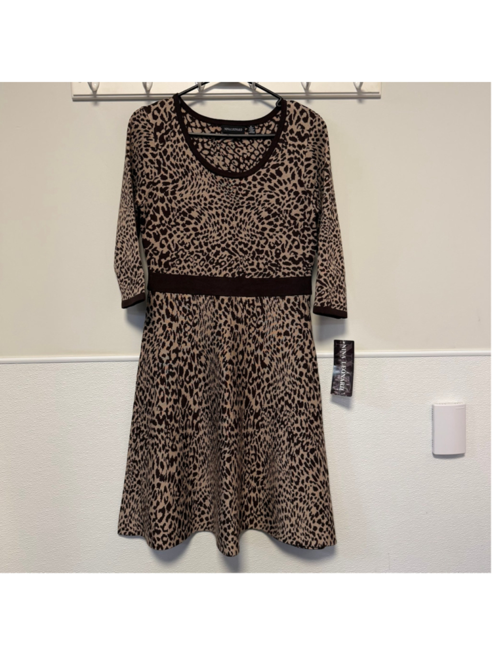 Women's Nina Leonard Dress Medium Camel Chocolate Animal Print Midi New NWT - Picture 8 of 16